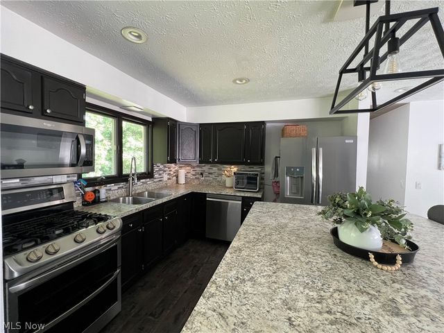 1258 Cherry Lane, Brunswick, OH 44212