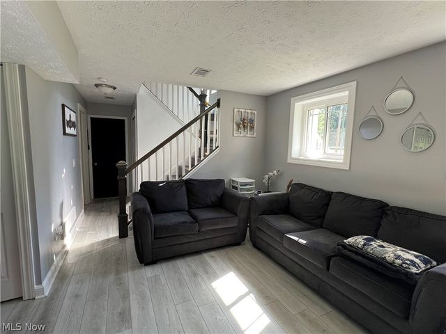 1258 Cherry Lane, Brunswick, OH 44212