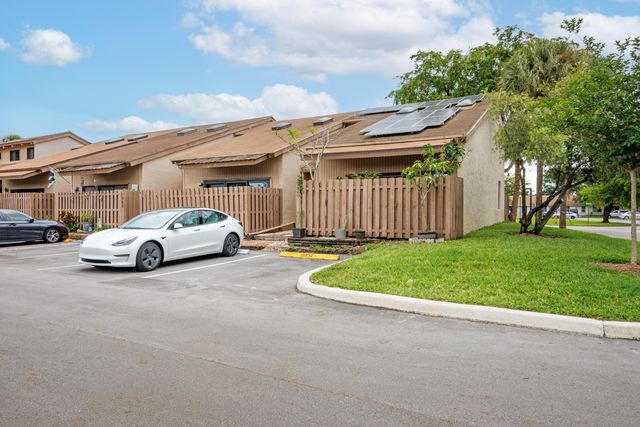 1966 SW 81st Terrace 0, Davie, FL 33324