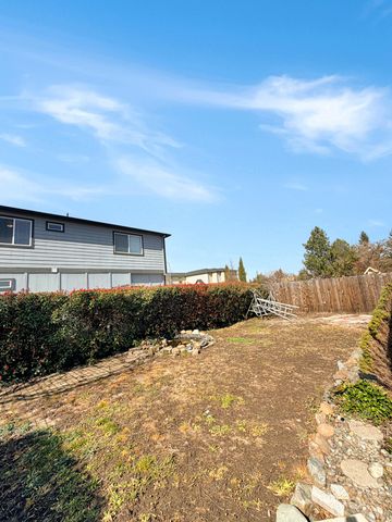 1570 S Peach Street 23, Medford, OR 97501