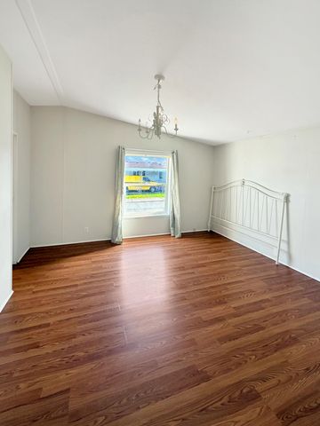 1570 S Peach Street 23, Medford, OR 97501