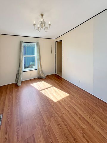 1570 S Peach Street 23, Medford, OR 97501