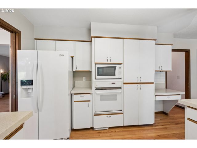 13506 Ne HASSALO St, Portland, OR 97230