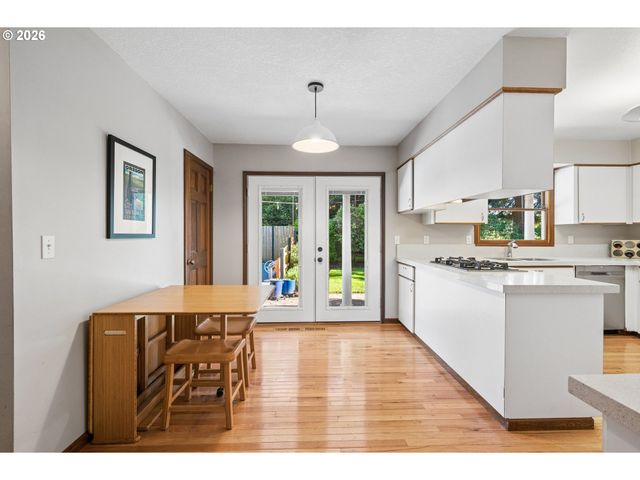 13506 Ne HASSALO St, Portland, OR 97230