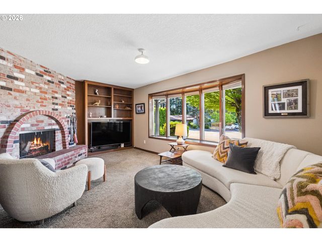 13506 Ne HASSALO St, Portland, OR 97230
