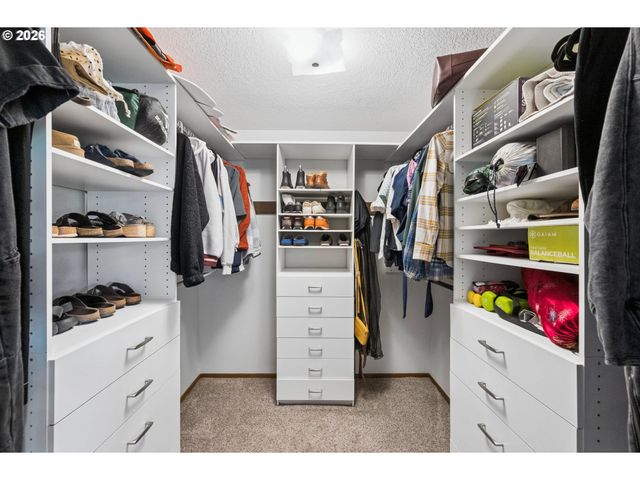 13506 Ne HASSALO St, Portland, OR 97230