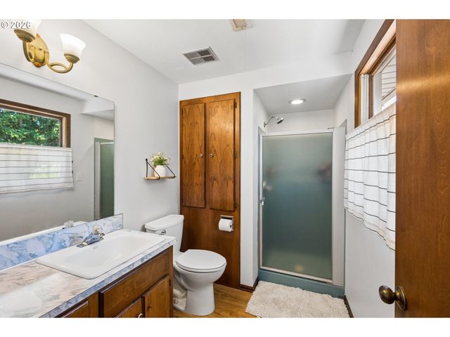 13506 Ne HASSALO St, Portland, OR 97230
