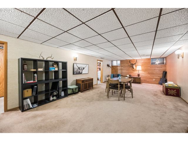 13506 Ne HASSALO St, Portland, OR 97230