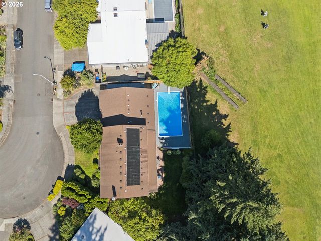 13506 Ne HASSALO St, Portland, OR 97230