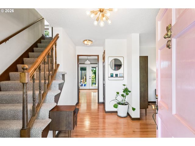 13506 Ne HASSALO St, Portland, OR 97230