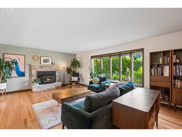 13506 Ne HASSALO St, Portland, OR 97230