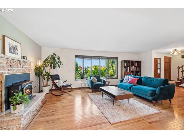 13506 Ne HASSALO St, Portland, OR 97230