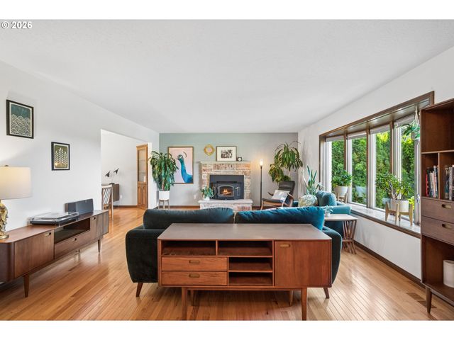 13506 Ne HASSALO St, Portland, OR 97230