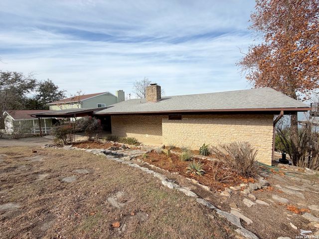 937 Hillcrest, Canyon Lake, TX 78133