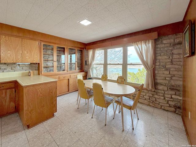 937 Hillcrest, Canyon Lake, TX 78133