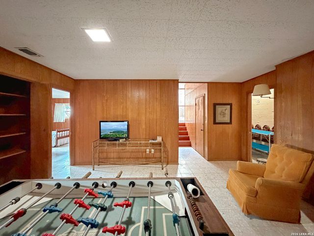 937 Hillcrest, Canyon Lake, TX 78133