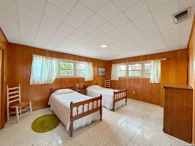 937 Hillcrest, Canyon Lake, TX 78133