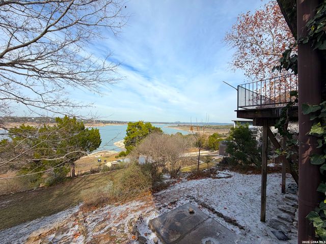 937 Hillcrest, Canyon Lake, TX 78133