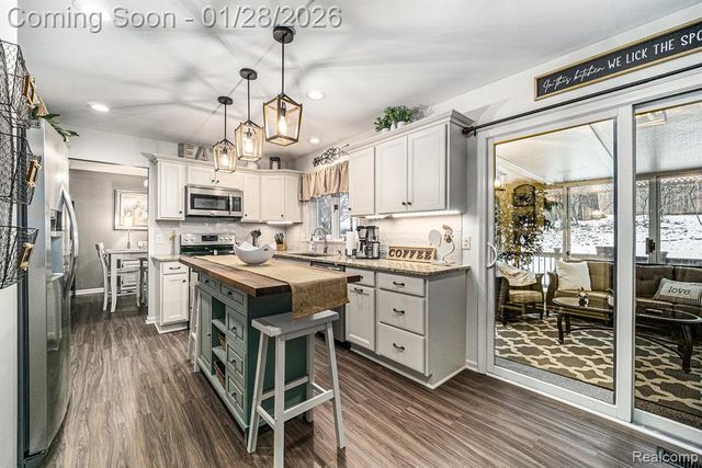 129 Saline River Drive, Saline, MI 48176