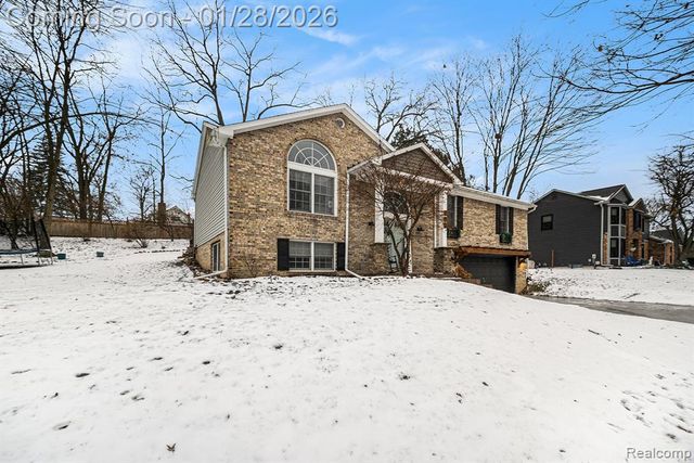 129 Saline River Drive, Saline, MI 48176