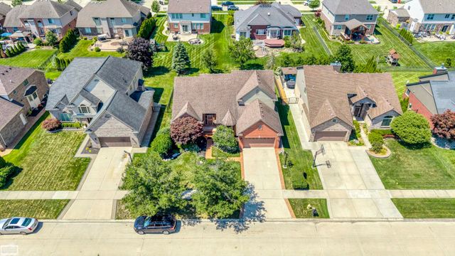 47565 Woodberry Estates Drive, Macomb Twp, MI 48044