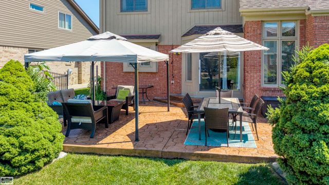 47565 Woodberry Estates Drive, Macomb Twp, MI 48044