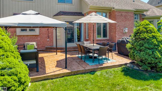 47565 Woodberry Estates Drive, Macomb Twp, MI 48044