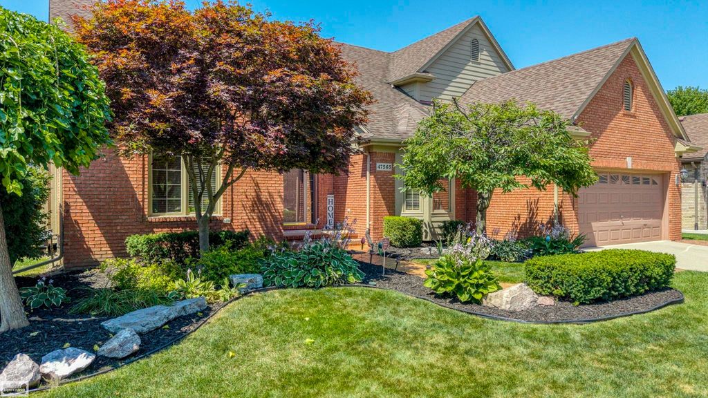 47565 Woodberry Estates Drive, Macomb Twp, MI 48044