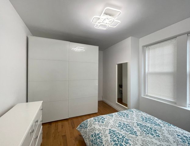 64 Queensberry 222, Boston, MA 02215