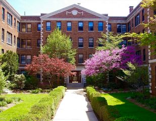 64 Queensberry 222, Boston, MA 02215