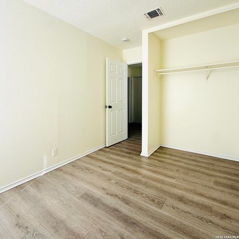 4142 SUNRISE CREEK DR, San Antonio, TX 78244