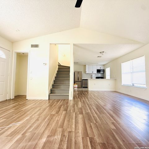 4142 SUNRISE CREEK DR, San Antonio, TX 78244