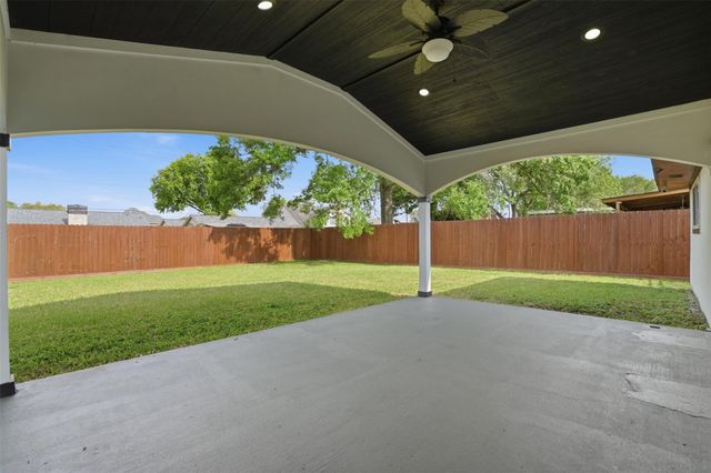 614 Leicester Lane, Houston, TX 77034