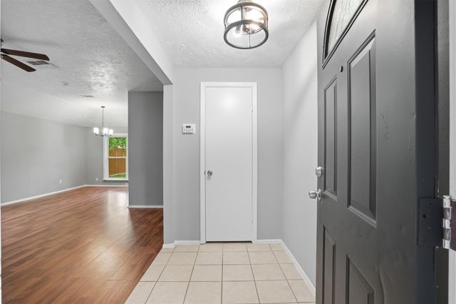 614 Leicester Lane, Houston, TX 77034