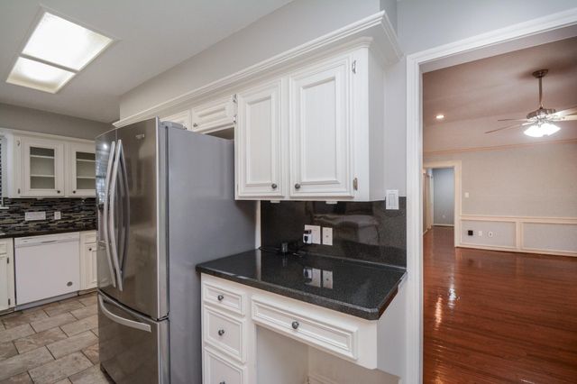 2117 W Linwood Oaks, Pearland, TX 77581