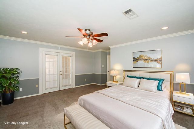 2117 W Linwood Oaks, Pearland, TX 77581