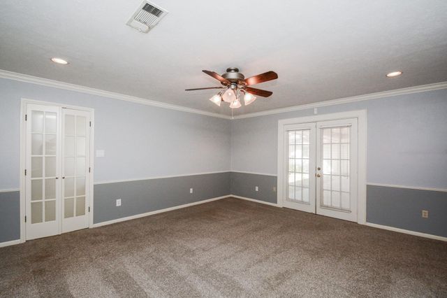 2117 W Linwood Oaks, Pearland, TX 77581