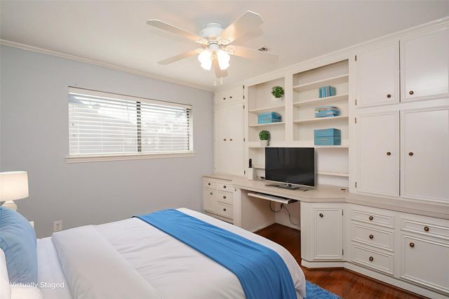 2117 W Linwood Oaks, Pearland, TX 77581