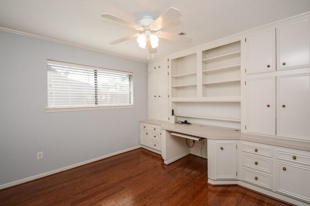 2117 W Linwood Oaks, Pearland, TX 77581