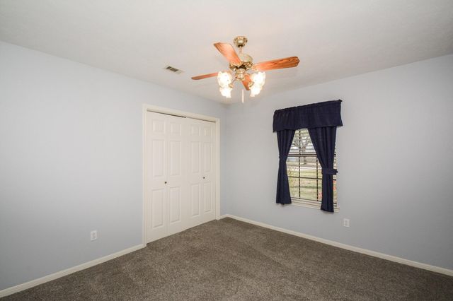 2117 W Linwood Oaks, Pearland, TX 77581