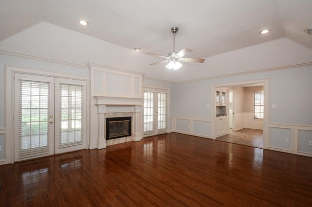 2117 W Linwood Oaks, Pearland, TX 77581