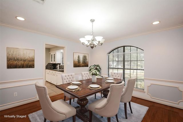 2117 W Linwood Oaks, Pearland, TX 77581