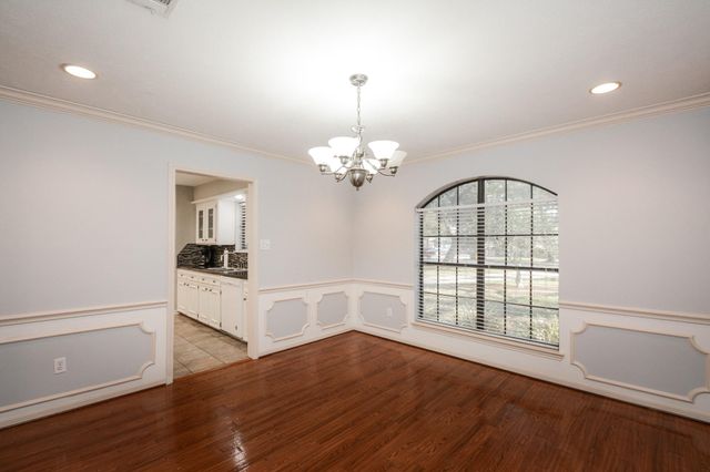 2117 W Linwood Oaks, Pearland, TX 77581