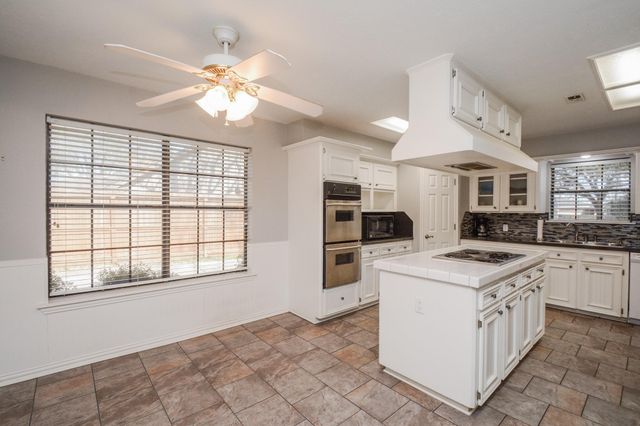 2117 W Linwood Oaks, Pearland, TX 77581