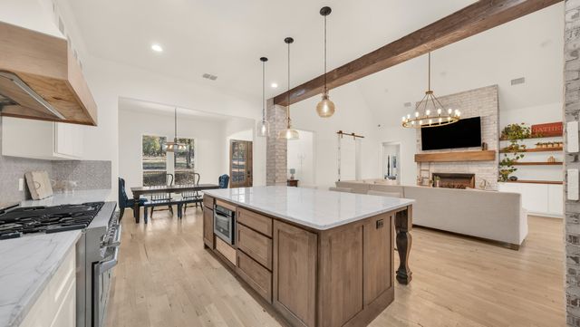 374 Glade Valley Road, Azle, TX 76020