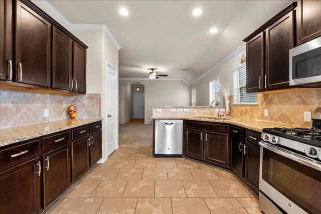 3072 Persimmon Valley Lane, Dickinson, TX 77539