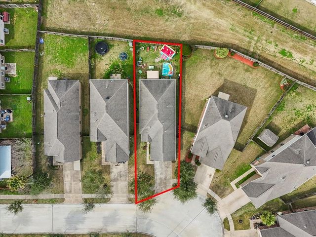 3072 Persimmon Valley Lane, Dickinson, TX 77539