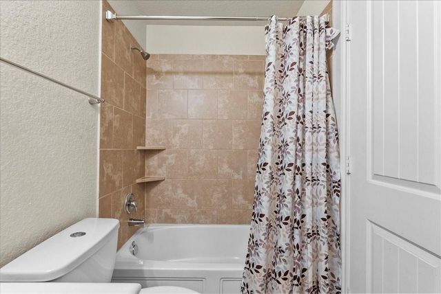 3072 Persimmon Valley Lane, Dickinson, TX 77539