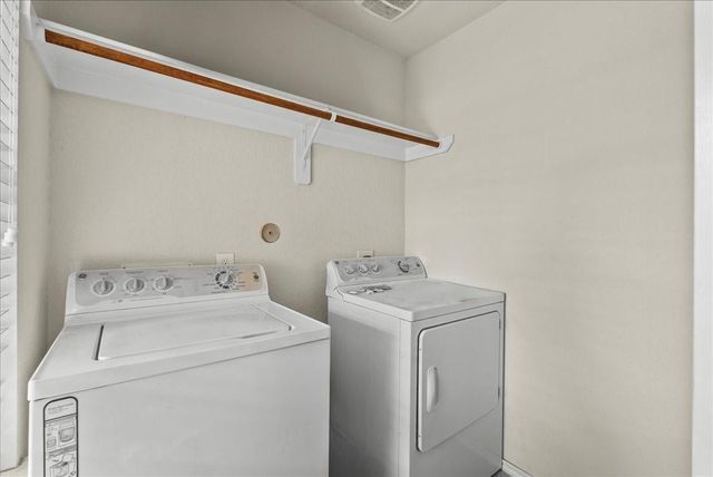 3072 Persimmon Valley Lane, Dickinson, TX 77539