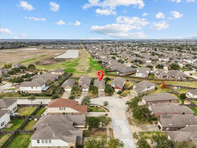 3072 Persimmon Valley Lane, Dickinson, TX 77539